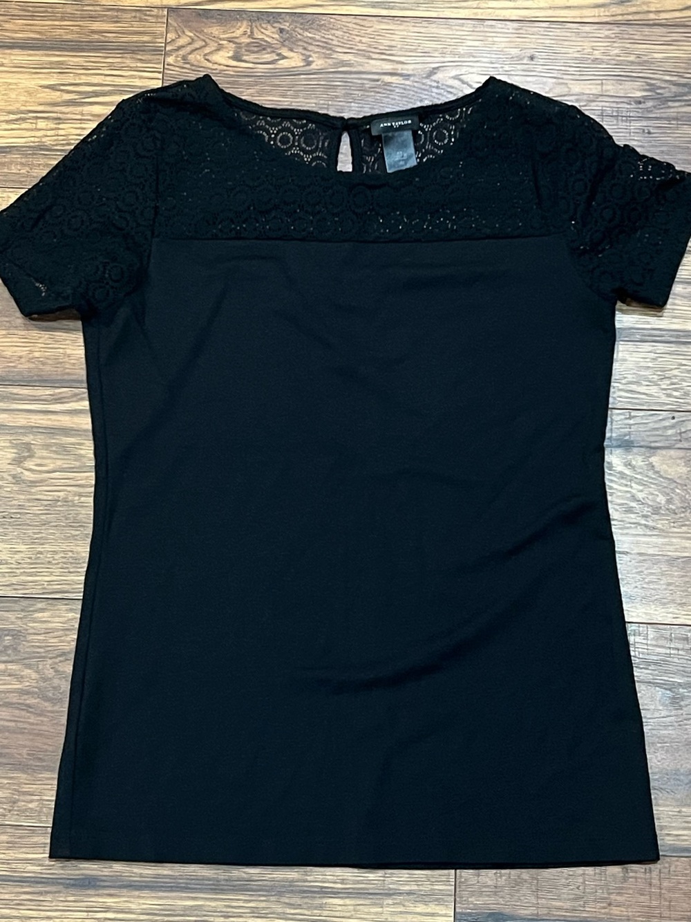 NWOT Ann Taylor Lace Blouse Size xs
